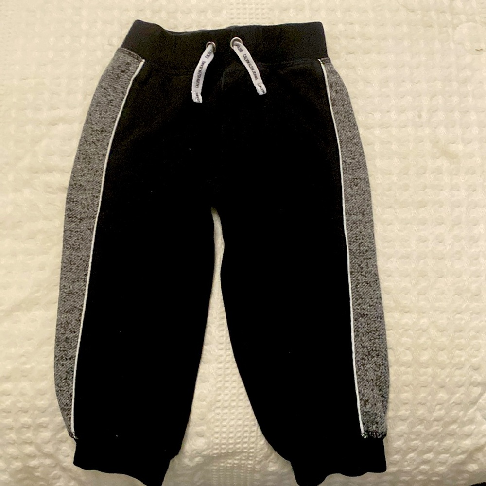 I’m selling some Calvin Klein sweatpants for kids